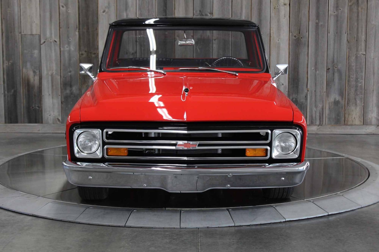 Chevrolet-C-10-1968-AMAZING-RESTOMOD-7