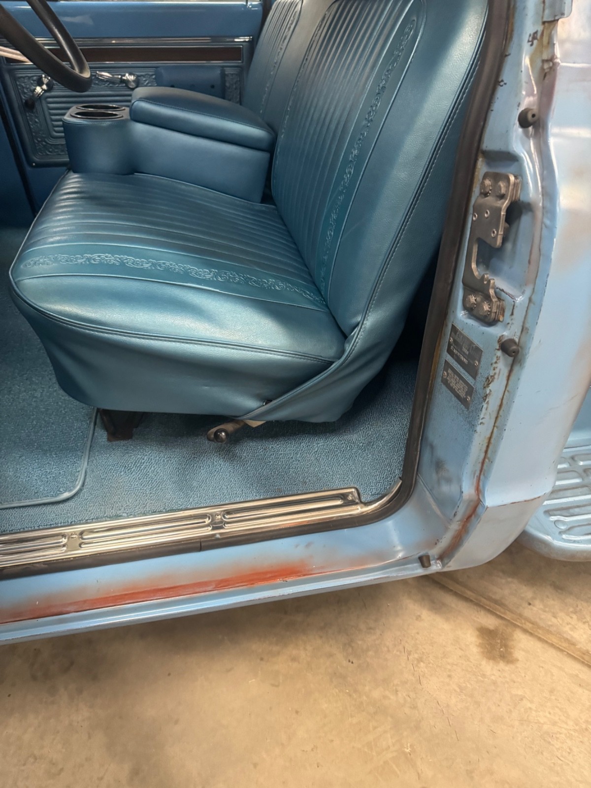Chevrolet-C-10-1969-Standard-Cab-Pickup-24