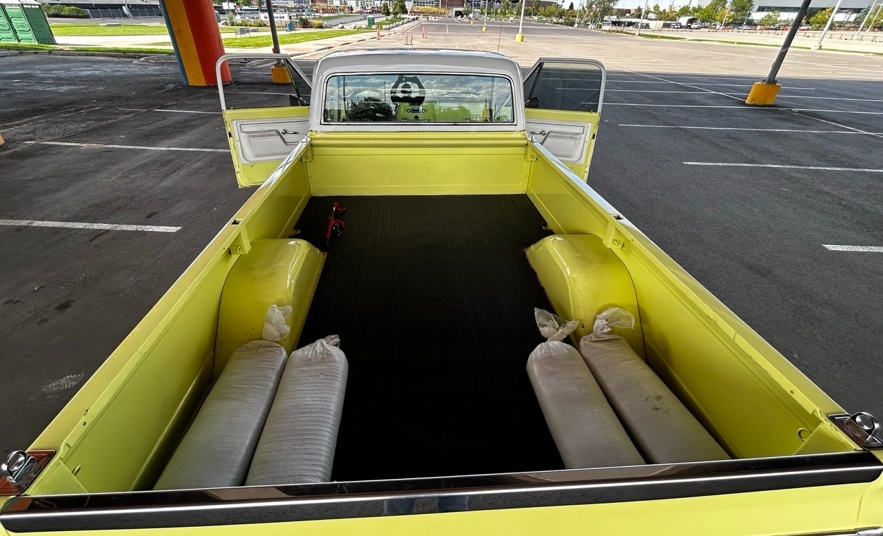 Chevrolet-C-10-1972-Standard-Cab-Pickup-10