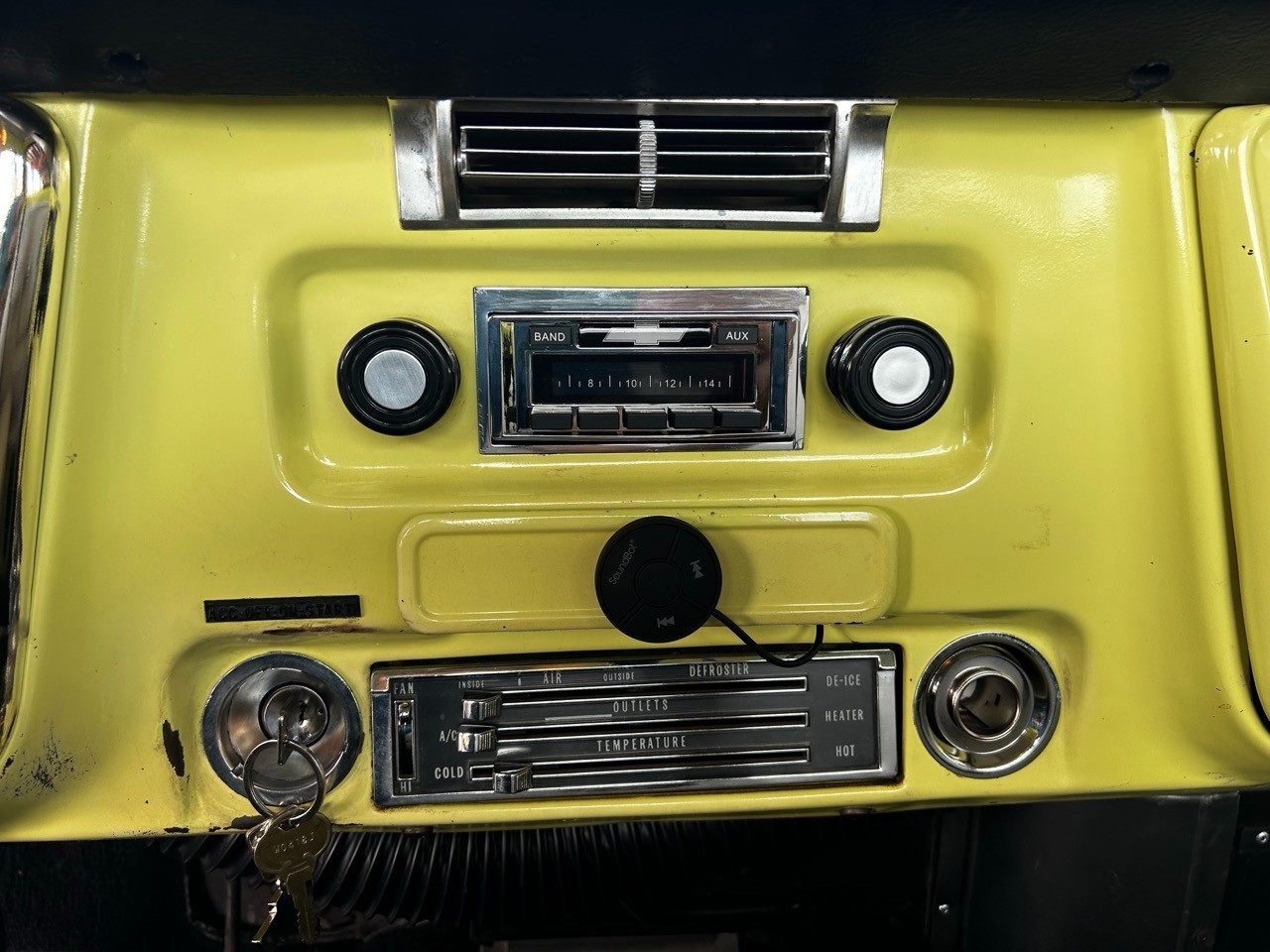 Chevrolet-C-10-1972-Standard-Cab-Pickup-14