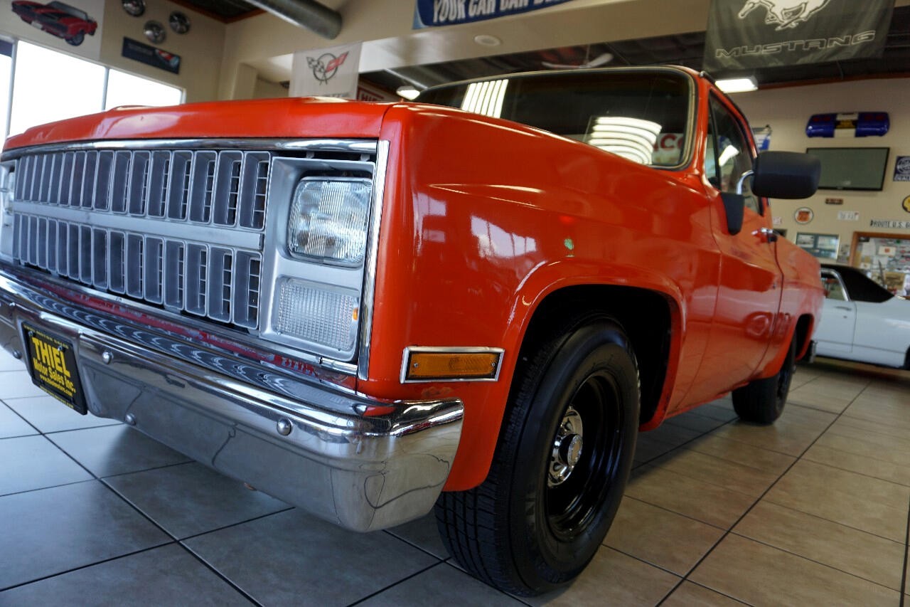 Chevrolet-C-10-1981-Classic-Car-14