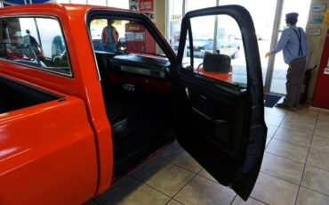 Chevrolet-C-10-1981-Classic-Car-22
