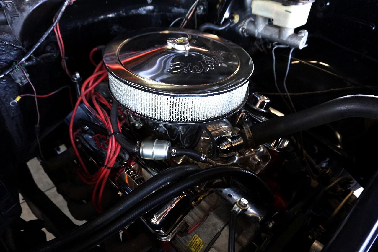 Chevrolet-C-10-1981-Classic-Car-30