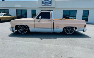 Chevrolet-C-10-1983-Pickup-Truck-1