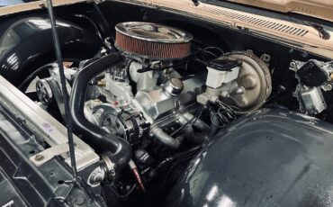 Chevrolet-C-10-1983-Pickup-Truck-12