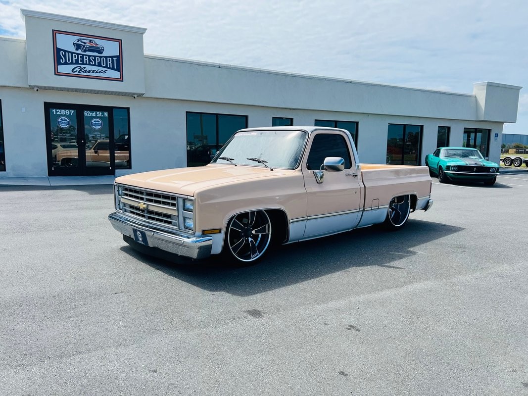 Chevrolet-C-10-1983-Pickup-Truck