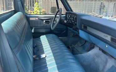 Chevrolet-C-10-1984-17