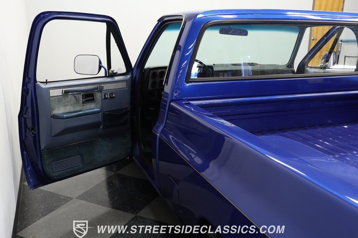 Chevrolet-C-10-1986-Pickup-Truck-32