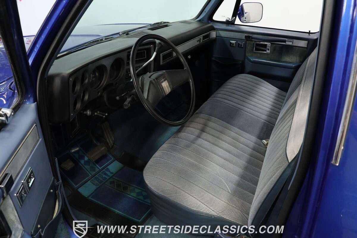 Chevrolet-C-10-1986-Pickup-Truck-4