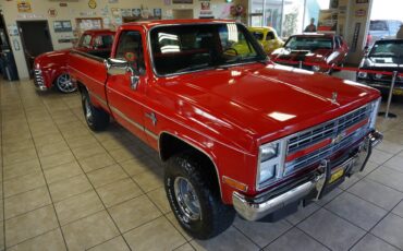 Chevrolet-C-10-1986-Truck-11