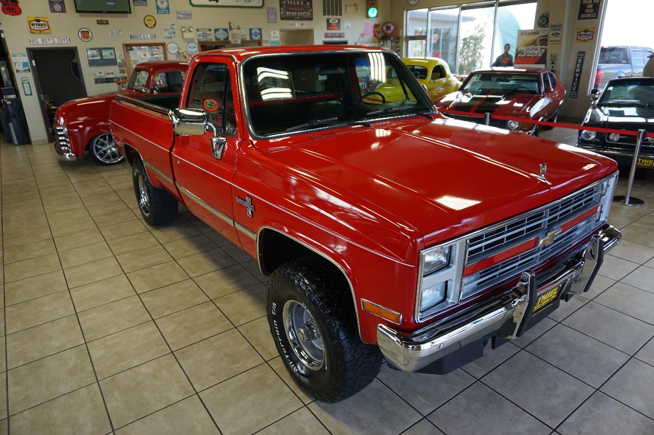 Chevrolet-C-10-1986-Truck-11