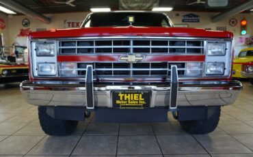 Chevrolet-C-10-1986-Truck-12