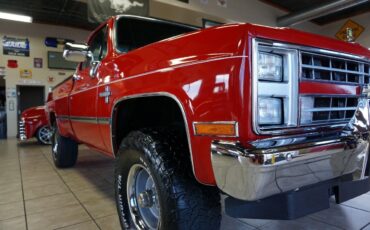 Chevrolet-C-10-1986-Truck-14