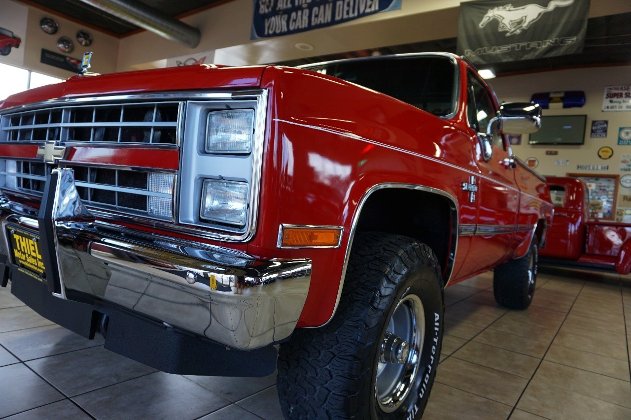 Chevrolet-C-10-1986-Truck-15