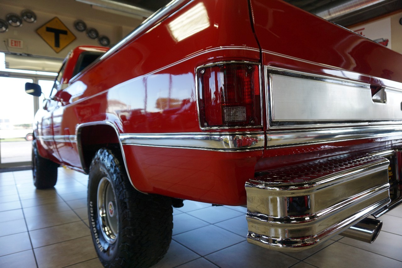 Chevrolet-C-10-1986-Truck-16
