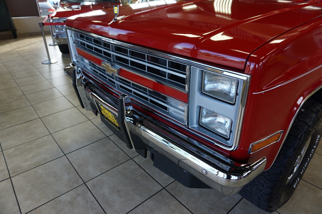 Chevrolet-C-10-1986-Truck-18