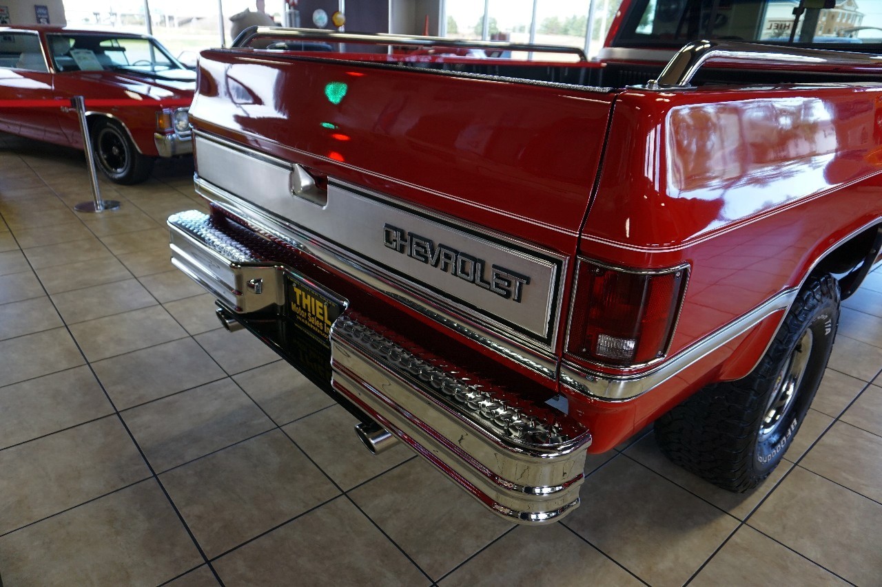 Chevrolet-C-10-1986-Truck-19