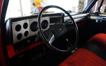 Chevrolet-C-10-1986-Truck-24