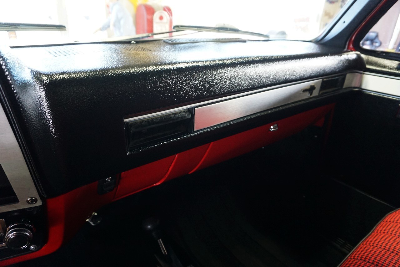 Chevrolet-C-10-1986-Truck-25