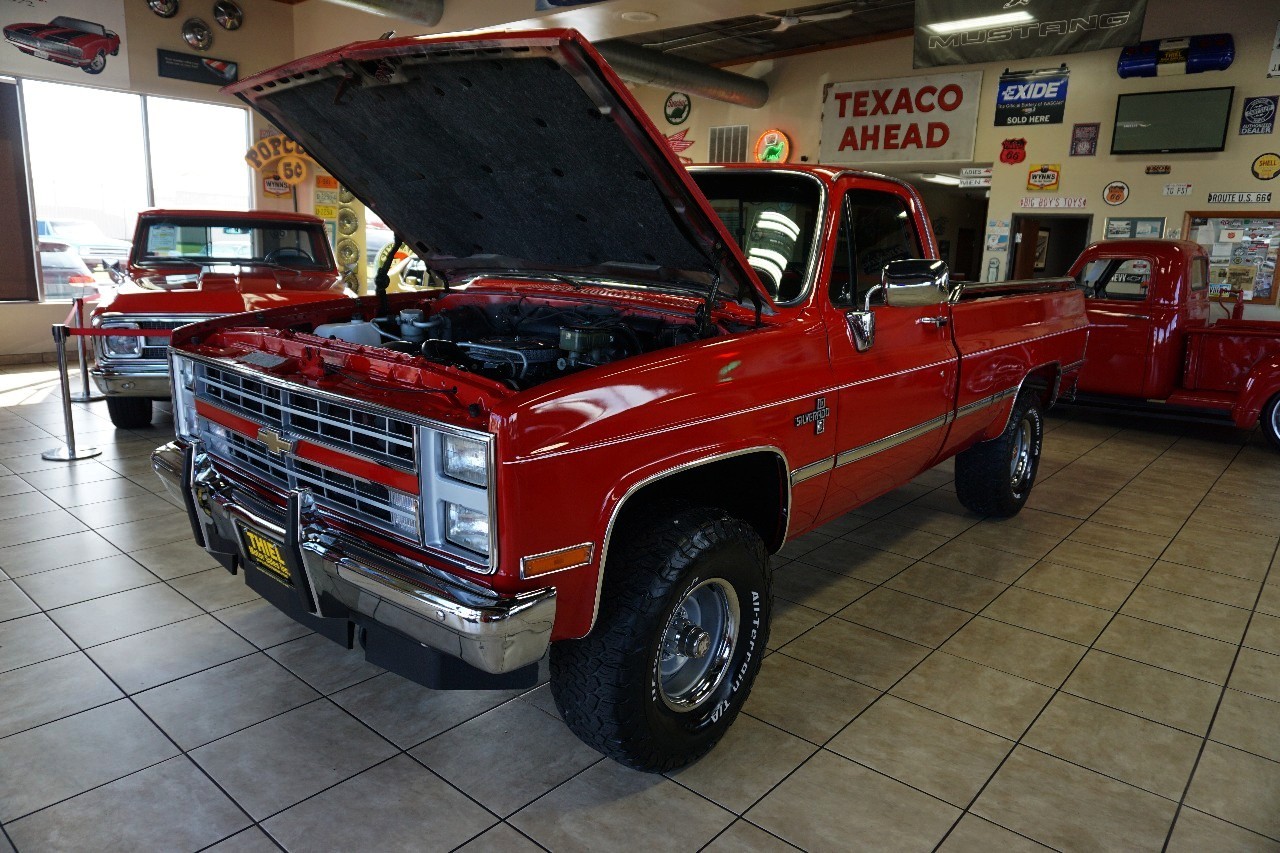 Chevrolet-C-10-1986-Truck-29