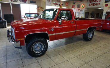 Chevrolet-C-10-1986-Truck-3