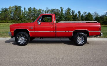 Chevrolet-C-10-1986-Truck-34