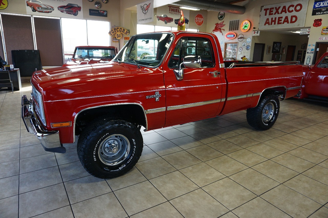 Chevrolet-C-10-1986-Truck-38