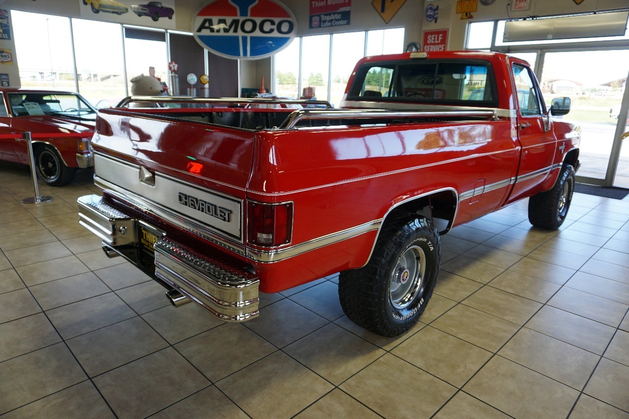 Chevrolet-C-10-1986-Truck-9