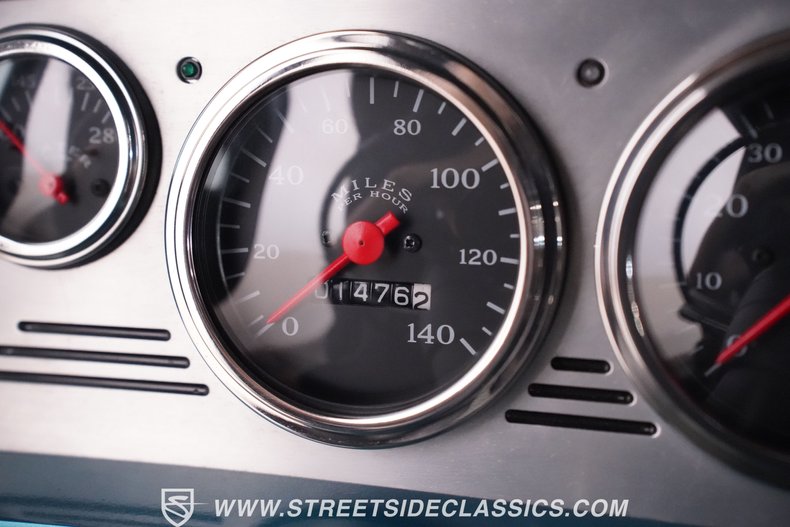 Chevrolet-C10-1962-Flat-Black-Black-39