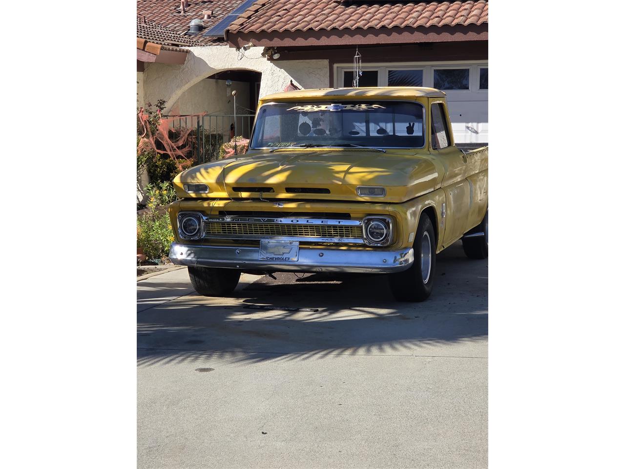 Chevrolet-C10-1963-Yellow-Black-15