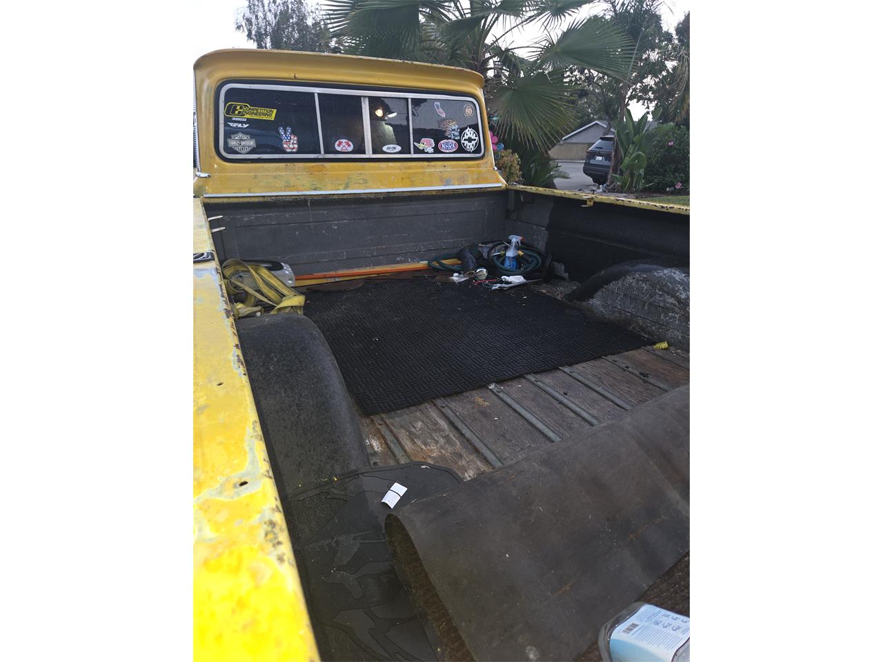 Chevrolet-C10-1963-Yellow-Black-5