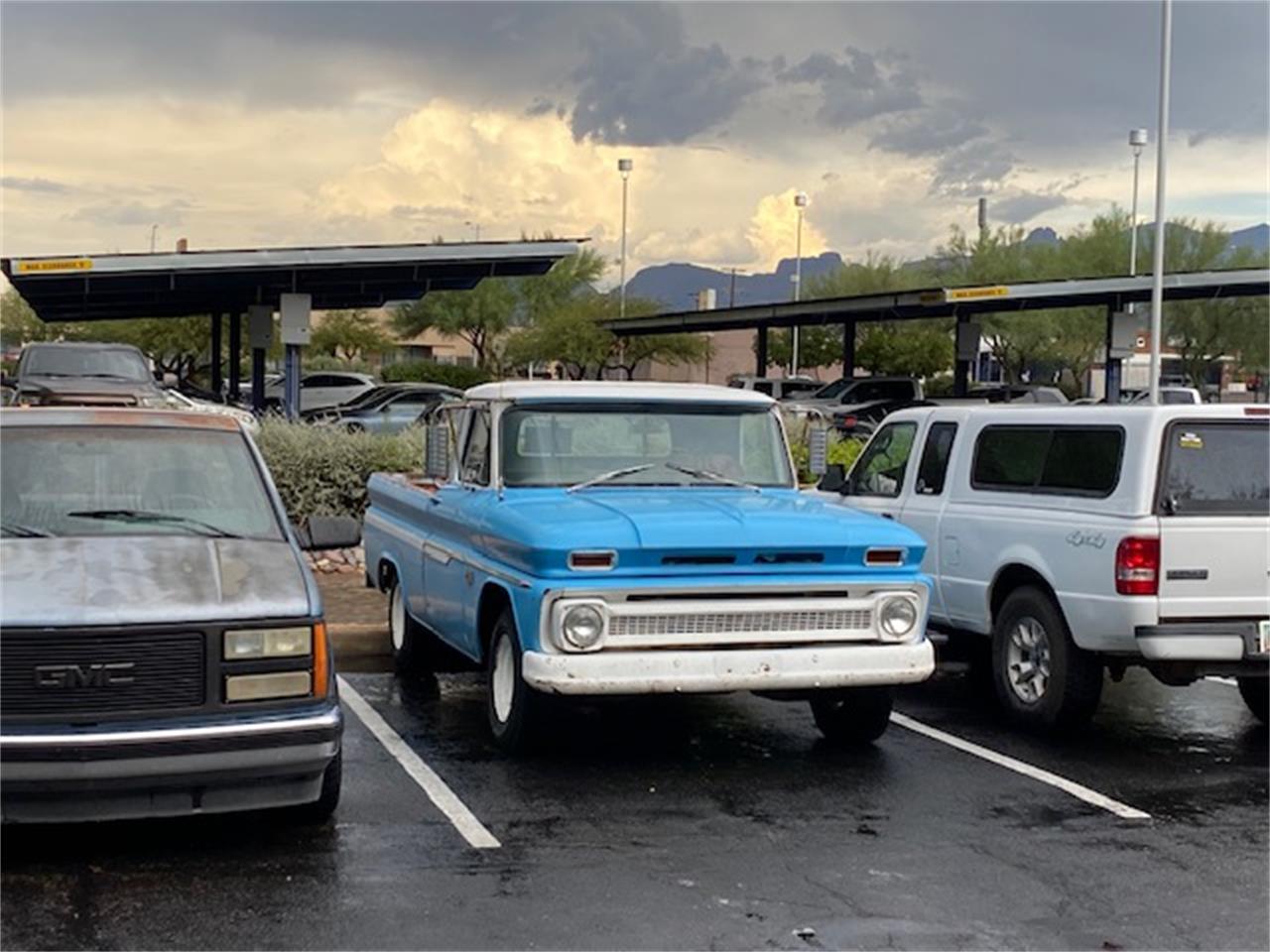 Chevrolet-C10-1966-BlueWhite-Tan-2