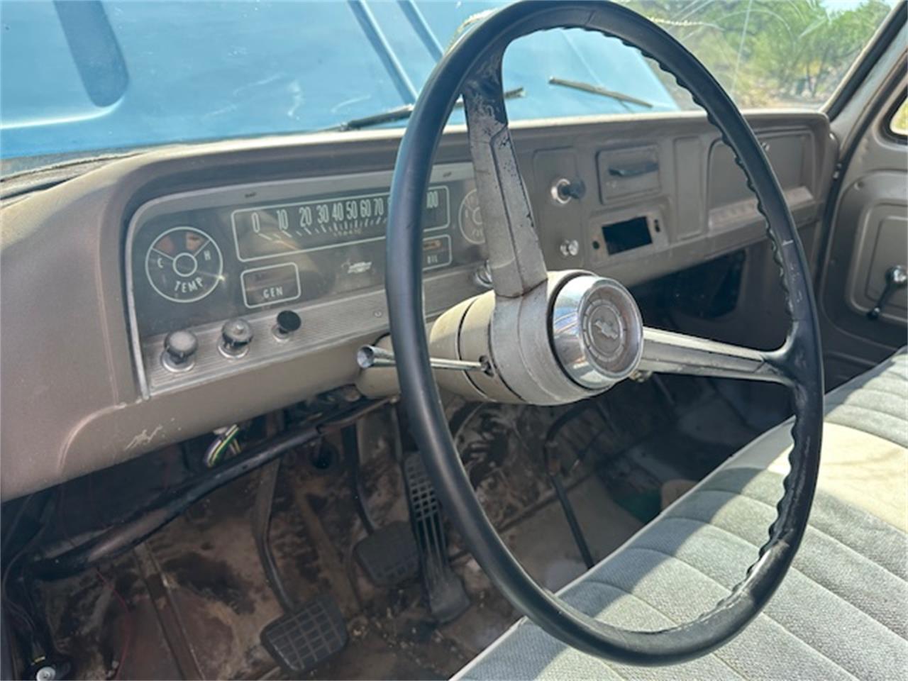 Chevrolet-C10-1966-BlueWhite-Tan-6