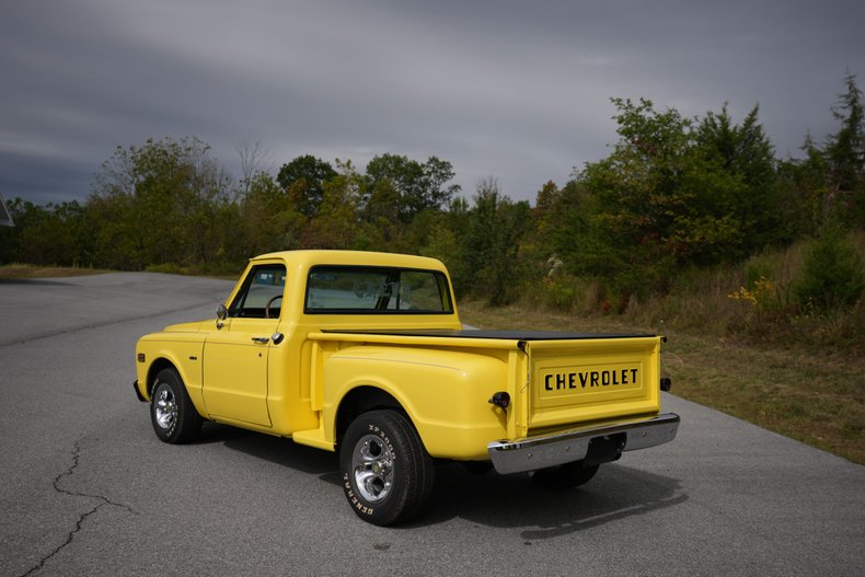 Chevrolet-C10-1967-Yellow-Black-11