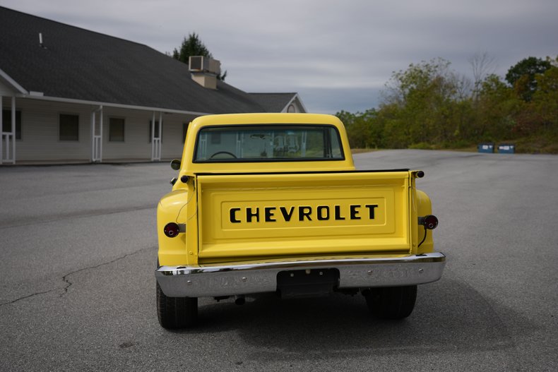 Chevrolet-C10-1967-Yellow-Black-12