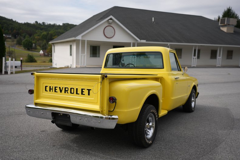Chevrolet-C10-1967-Yellow-Black-13