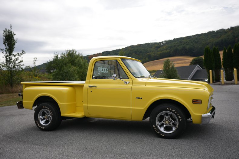 Chevrolet-C10-1967-Yellow-Black-19