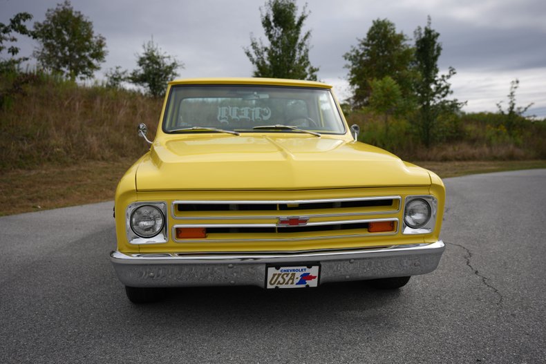 Chevrolet-C10-1967-Yellow-Black-20