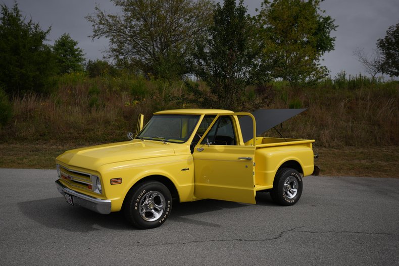 Chevrolet-C10-1967-Yellow-Black-28