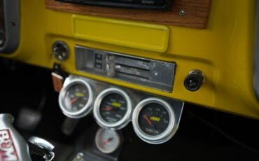 Chevrolet-C10-1967-Yellow-Black-41