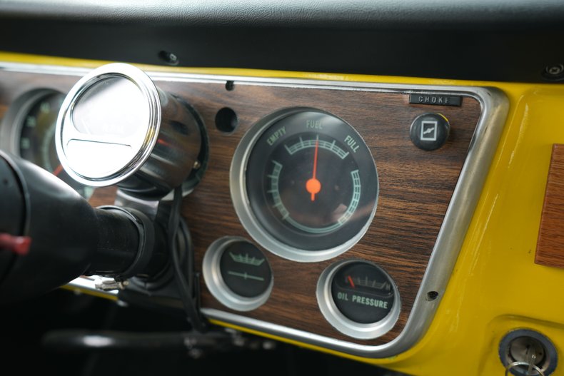 Chevrolet-C10-1967-Yellow-Black-44