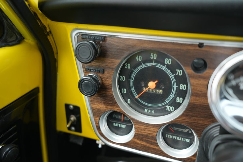 Chevrolet-C10-1967-Yellow-Black-46