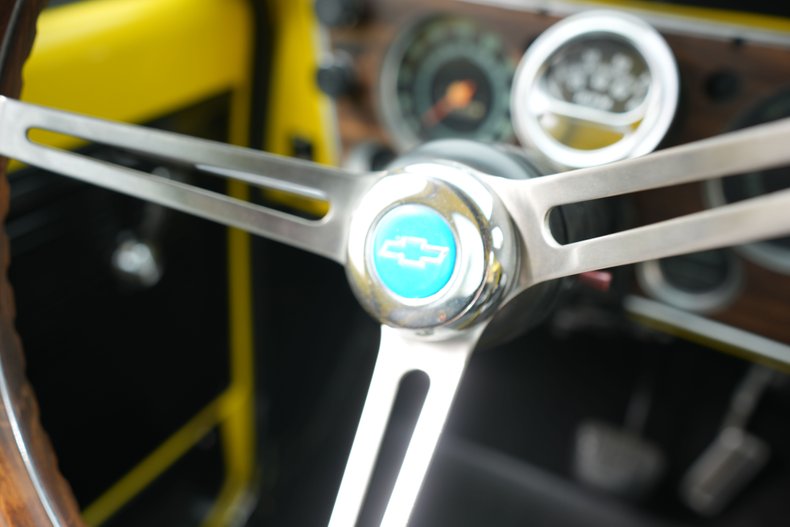 Chevrolet-C10-1967-Yellow-Black-47