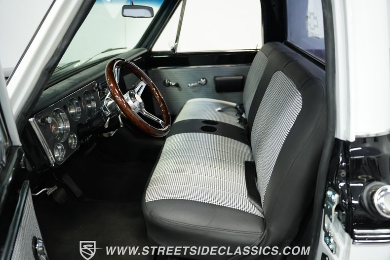 Chevrolet-C10-1971-Black-Black-40