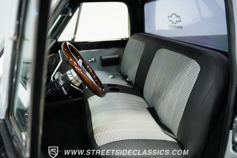 Chevrolet-C10-1971-Black-Black-47