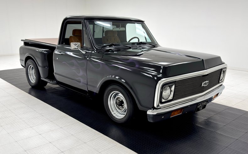 Chevrolet-C10-1971-Black-Mocha-12
