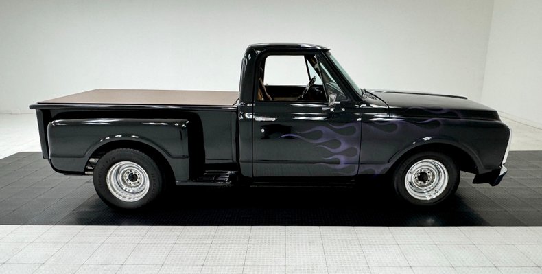 Chevrolet-C10-1971-Black-Mocha-18