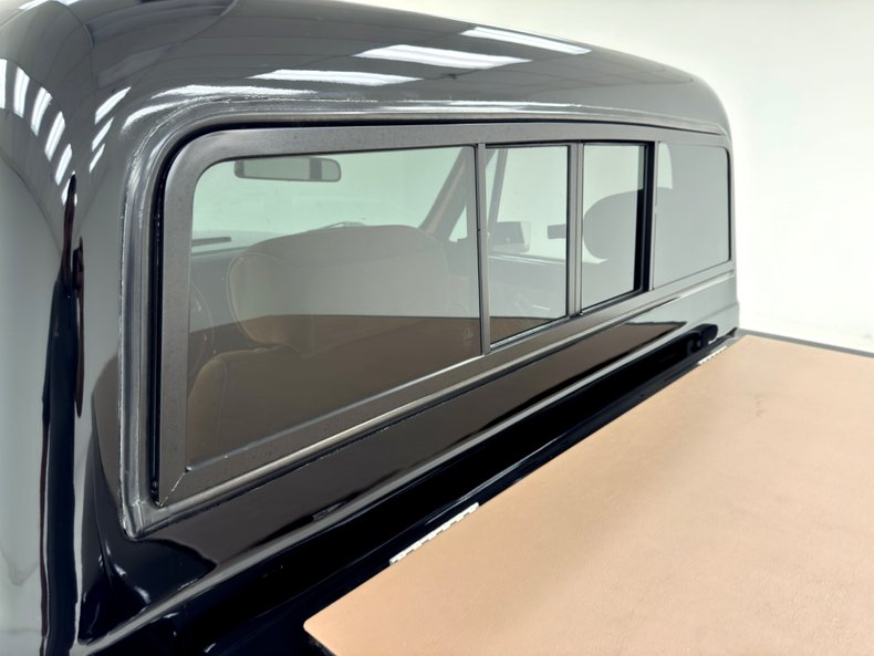 Chevrolet-C10-1971-Black-Mocha-4