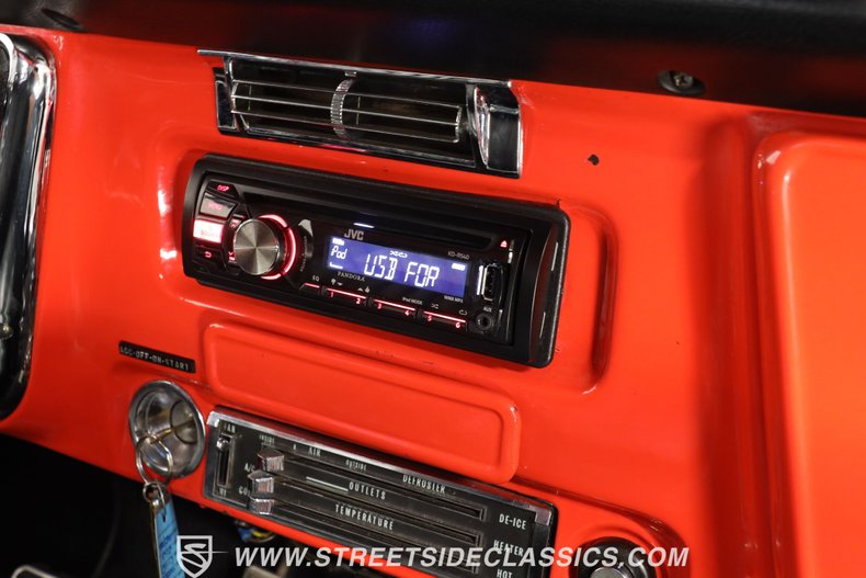 Chevrolet-C10-1972-Red-Black-13