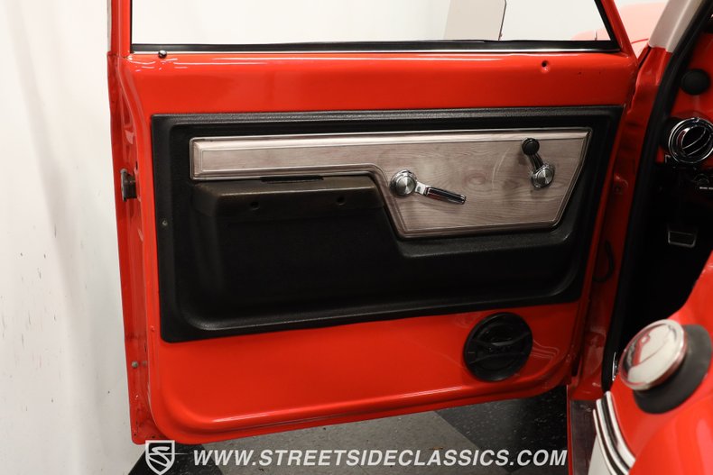 Chevrolet-C10-1972-Red-Black-47